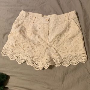 *LAST CHANCE* Ivory lace shorts with pockets